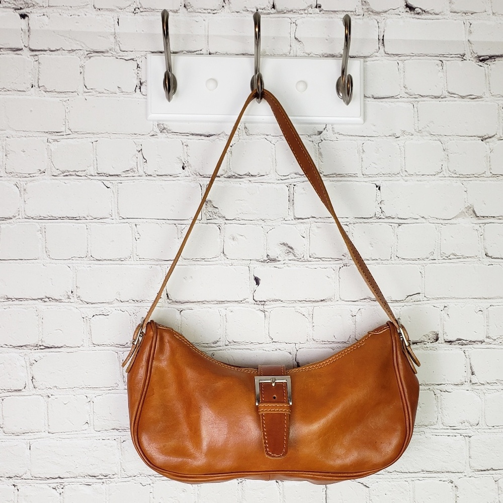 Vintage leather shoulder bag